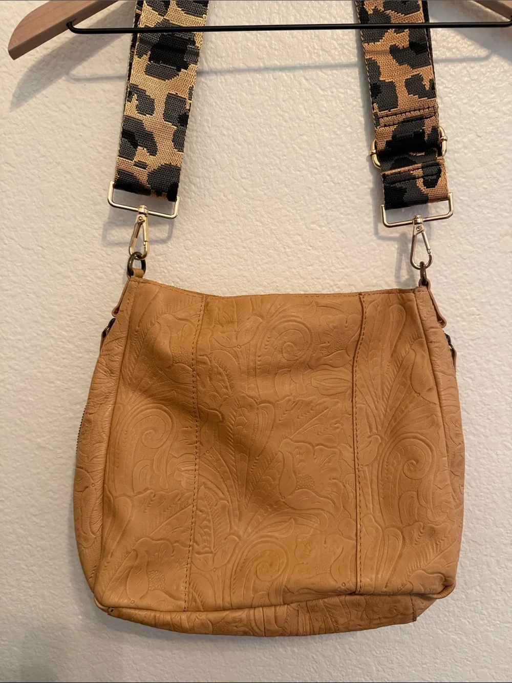 American Leather Co Austin Shoulder Bag-Tan Embossed + aftermarket strap